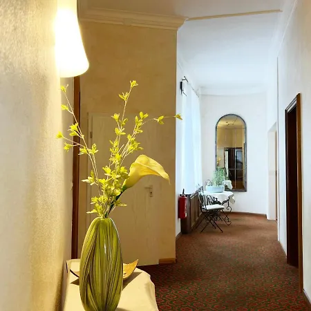 Kuehler Krug فندق 2*