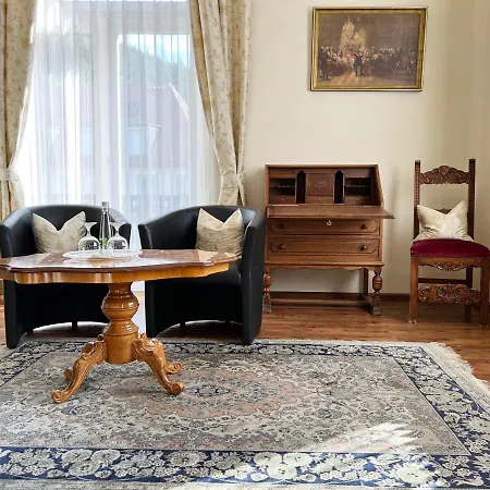 Kuehler Krug فندق