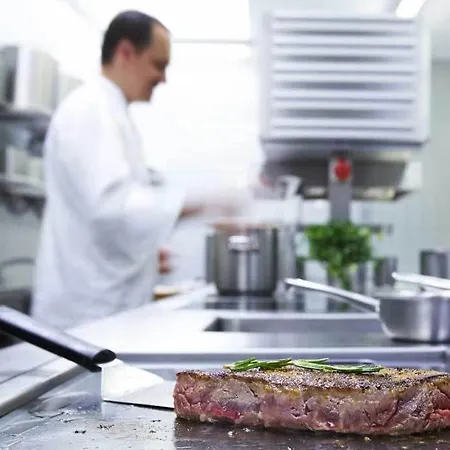 فندق Kuehler Krug 2*